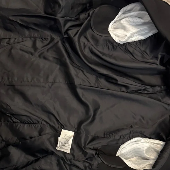 Banana Republic Elegant Black Blazer - Picture 6 of 7